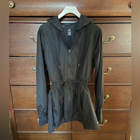 NWT • APANA Brand • Black Women's Hooded Jacket w Thumb Holes • Activewear - Picture 1 of 16